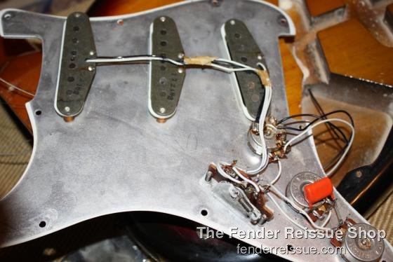 1982 Fender '62 Reissue Stratocaster - SOLD — 0